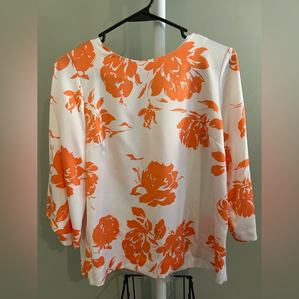 JACLYN SMITH Women's Round Neck//3/4 Sleeves// Floral Print Shirt Size Small✨✨
